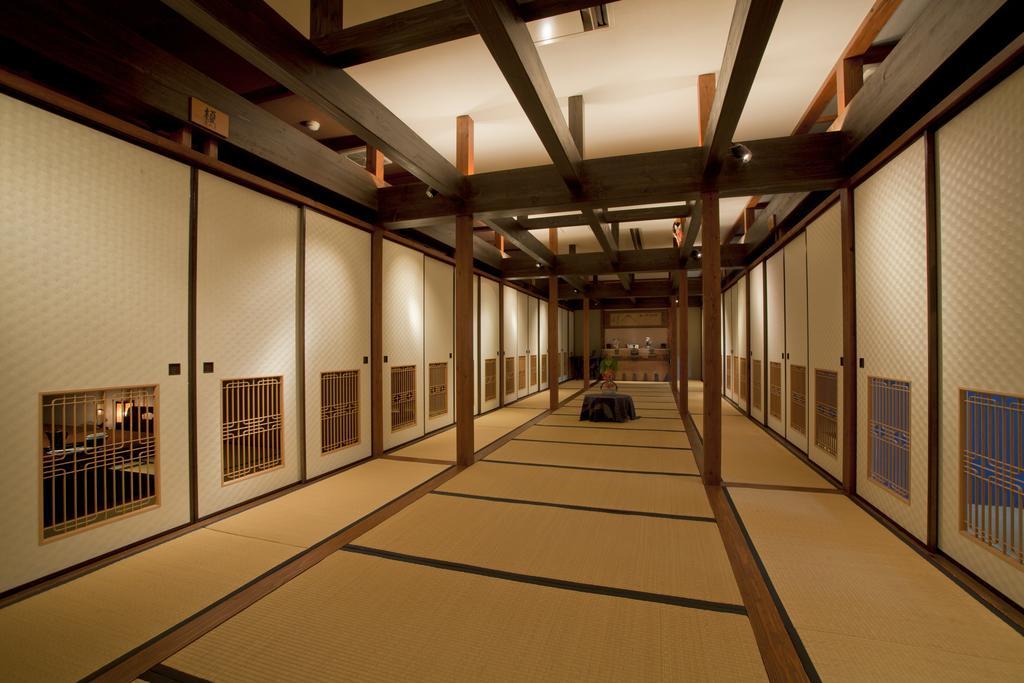 Tokiwaso Hotel Miyakonojo Exterior photo