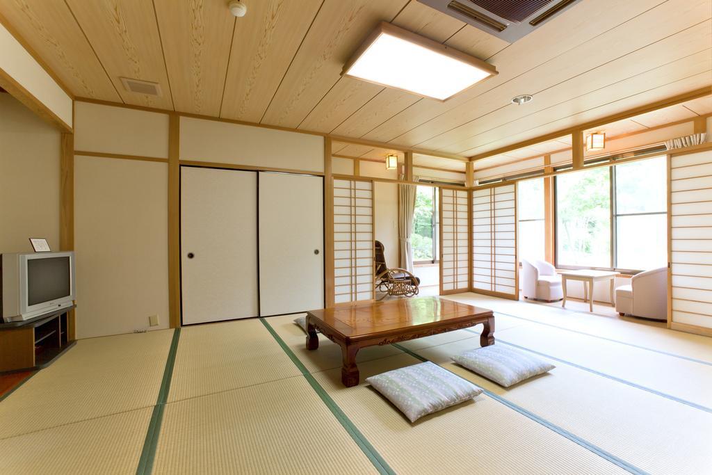 Tokiwaso Hotel Miyakonojo Room photo