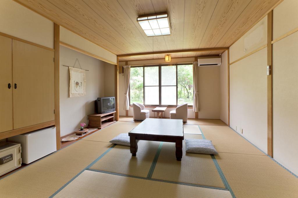Tokiwaso Hotel Miyakonojo Room photo