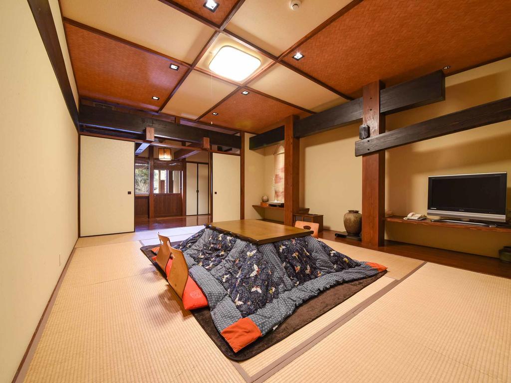 Tokiwaso Hotel Miyakonojo Exterior photo