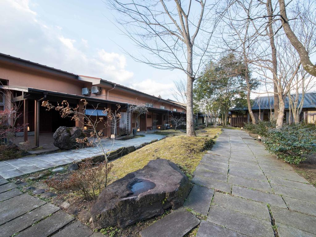 Tokiwaso Hotel Miyakonojo Exterior photo