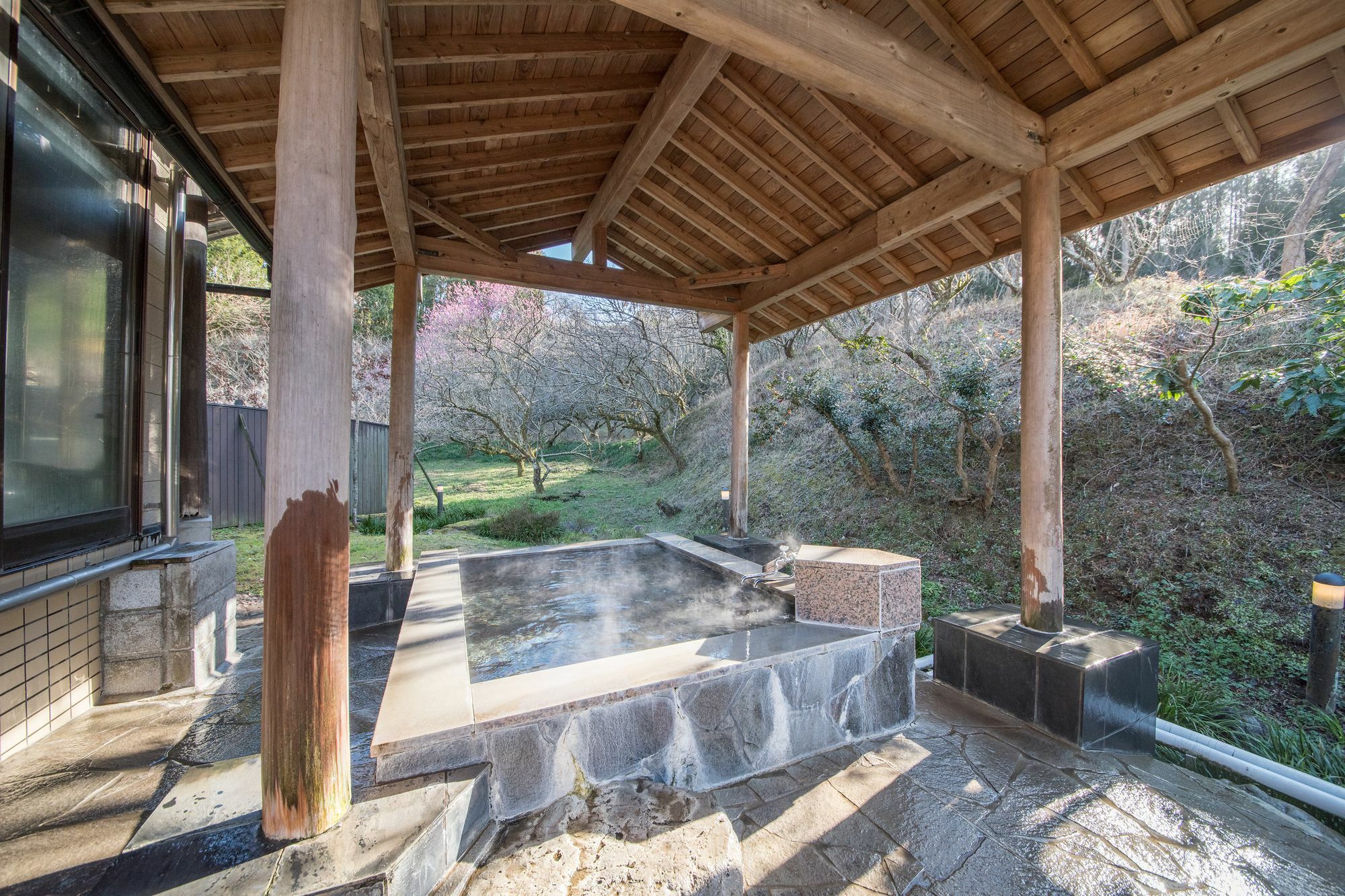 Tokiwaso Hotel Miyakonojo Exterior photo